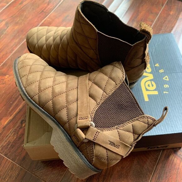 Teva  Chelsea ankle waterproof lightweight leather boot size 6 and 6,5, new - Picture 1 of 12